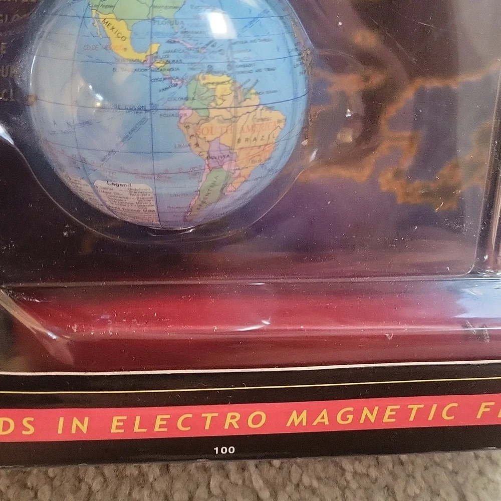 LAST CHANCE! Electro Magnetic Levitating Globe - Picture 6 of 6